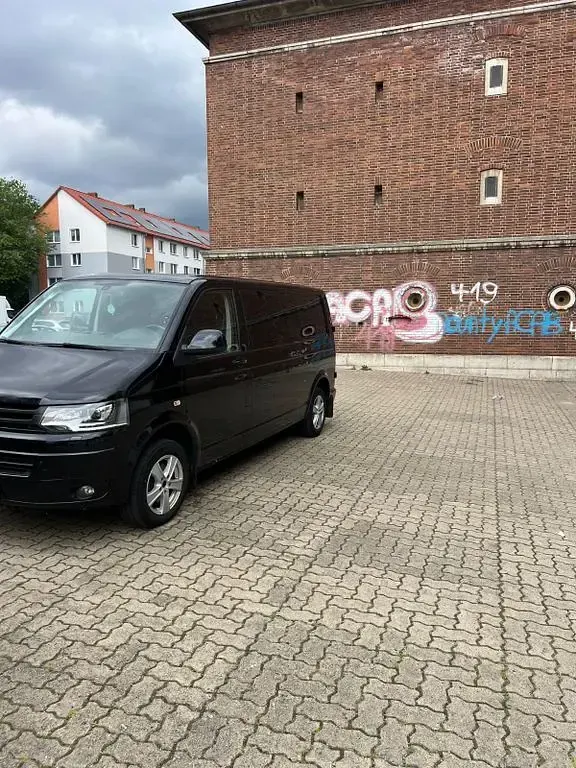 Gebraucht VW Caravelle 140 PS (102 kW) 2013 Schwarz Van