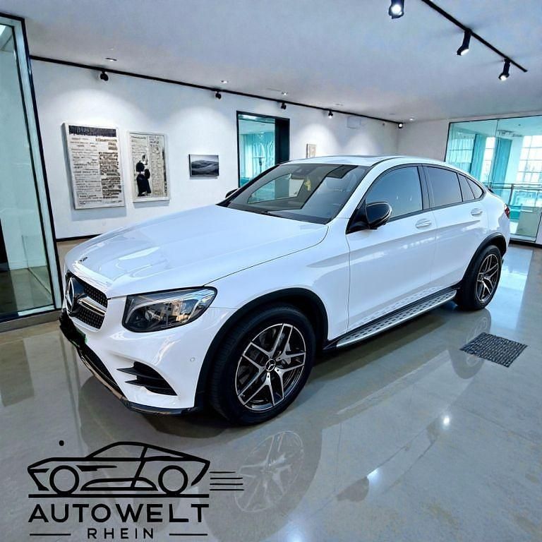 Gebraucht Mercedes GLC250 AMG 211 PS (155 kW) 2019 Weiß Coupé