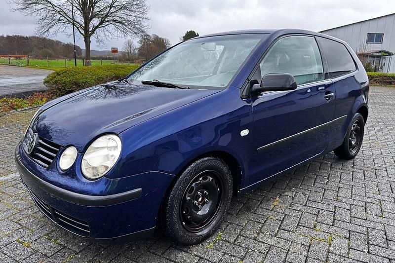 Blau Gebraucht 2002 VW Polo Basis Limousine | 500 € (Superpreis) - Bild 1/4