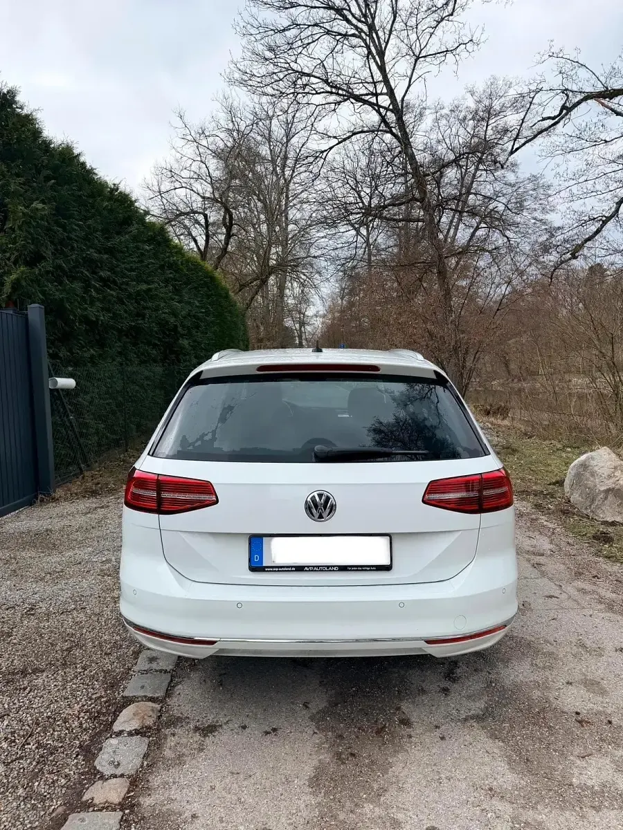 Gebraucht VW Passat Highline 150 PS (110 kW) 2018 Weiß Kombi