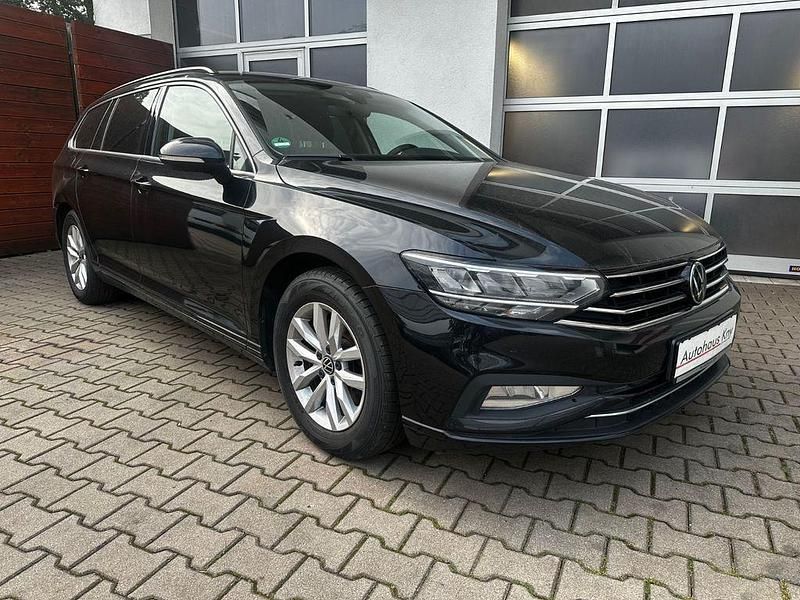 Schwarz Gebraucht 2022 VW Passat Kombi | 13.499 € (Superpreis) - Bild 1/4
