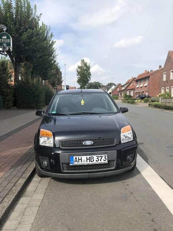 Gebraucht 2009 Ford Fusion Van / Kleinbus | 3.500 € (Etwas zu teuer) - Bild 1/4