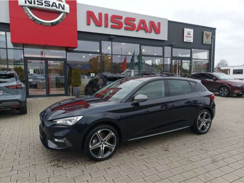 Blau Gebraucht 2022 Seat Leon FR Limousine | 30.990 € - Bild 1/4