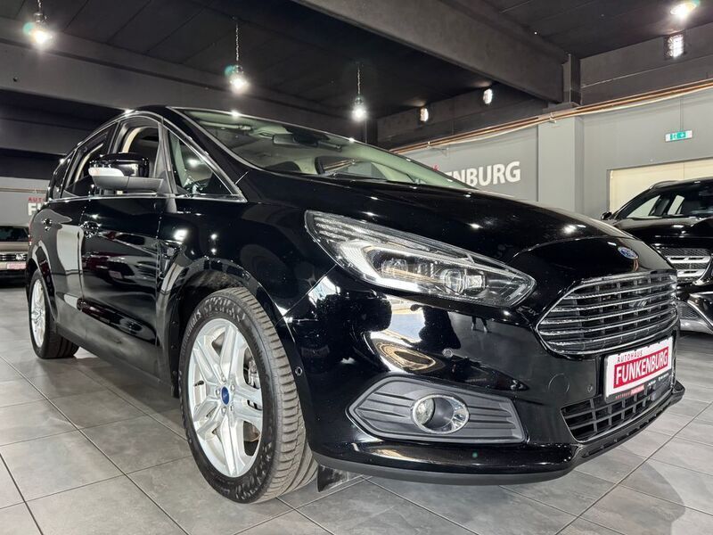 Schwarz Gebraucht 2015 Ford S-MAX S Van / Kleinbus | 9.900 € (Fairer Preis) - Bild 1/4