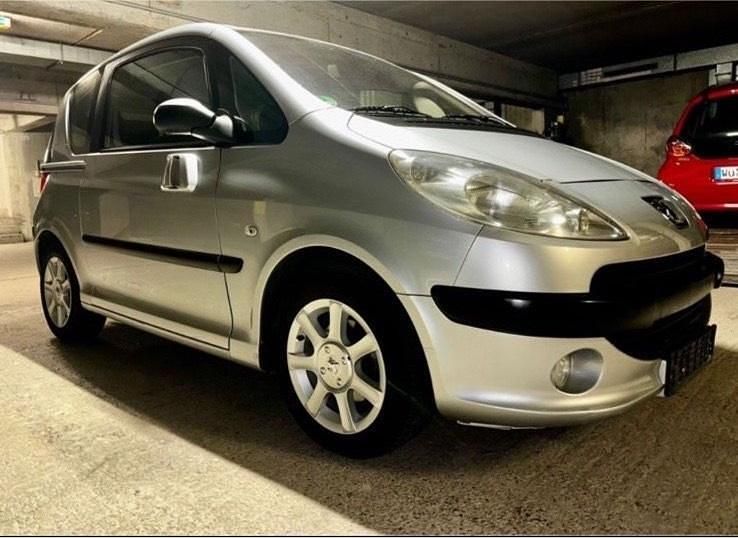 Silber Gebraucht 2007 Peugeot 1007 Sport Kleinwagen | 3.500 € - Bild 1/4