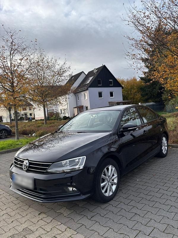 Gebraucht VW Jetta 105 PS (77 kW) 2014 Schwarz Limousine