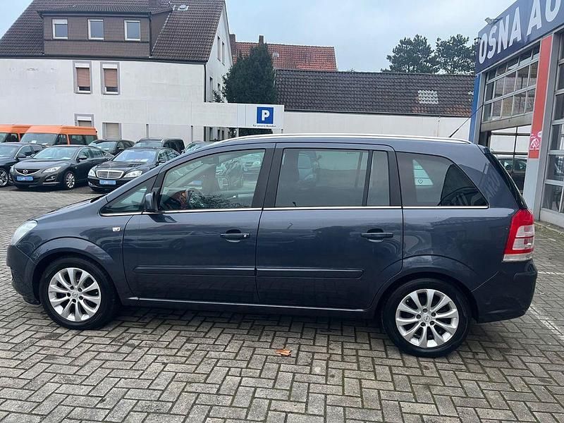 Gebraucht Opel Zafira Innovation 140 PS (102 kW) 2009 Silber Van / Kleinbus