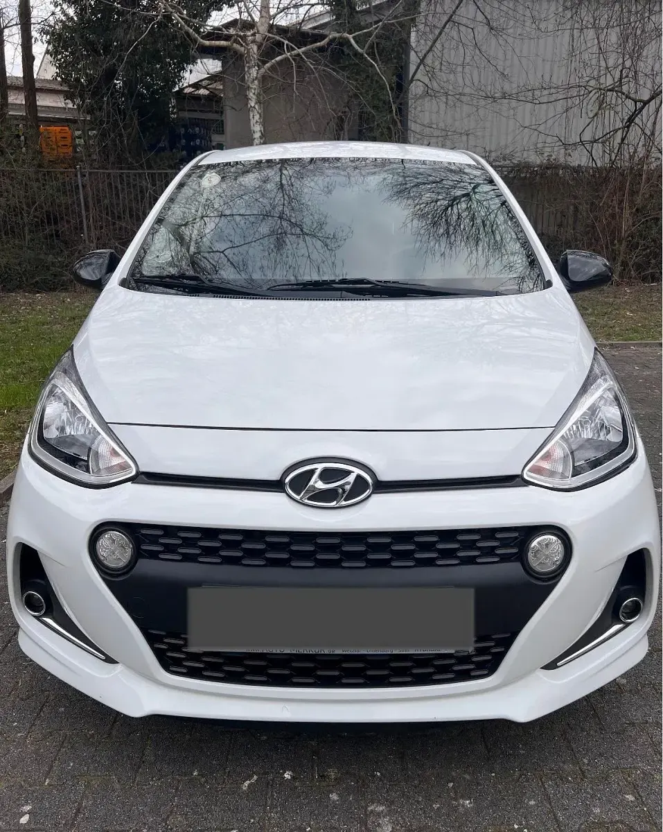 Gebraucht Hyundai i10 87 PS (63 kW) 2019 Weiß Kleinwagen
