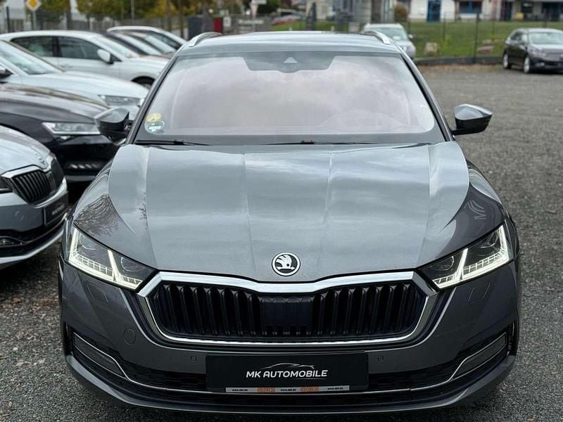 Graphitegrau metallic Gebraucht 2022 Skoda Octavia Kombi | 18.300 € (Fairer Preis) - Bild 1/4