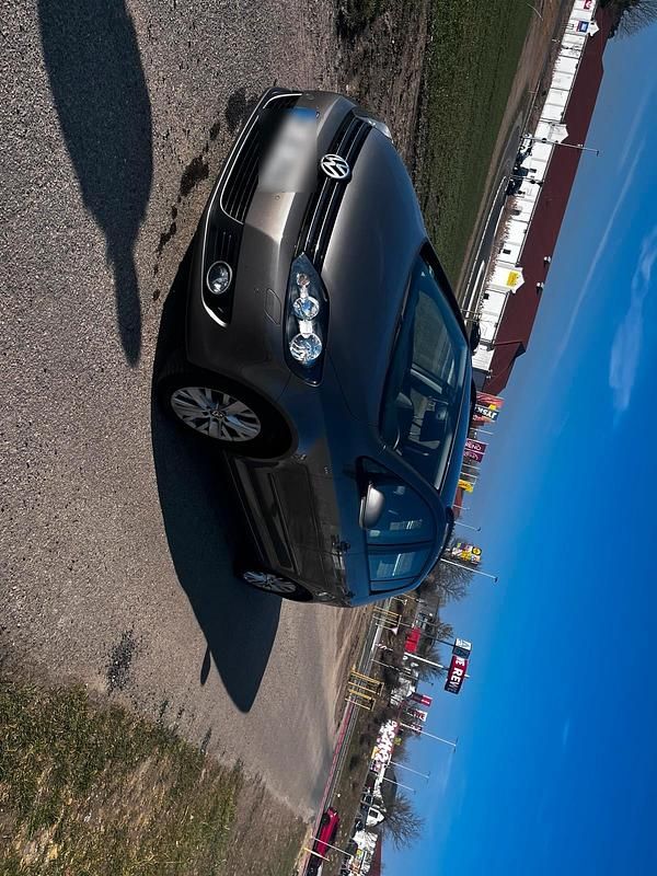 Gebraucht VW Golf VII Life 105 PS (77 kW) 2013 Gold Kleinwagen