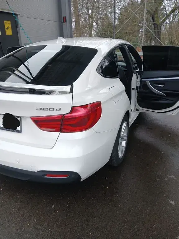 Gebraucht BMW 320 M Sport 190 PS (139 kW) 2018 Weiß Limousine