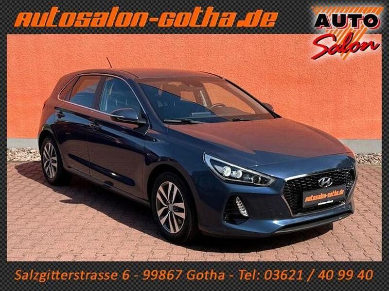 Gebraucht Hyundai i30 110 PS (80 kW) 2017 Blau Limousine