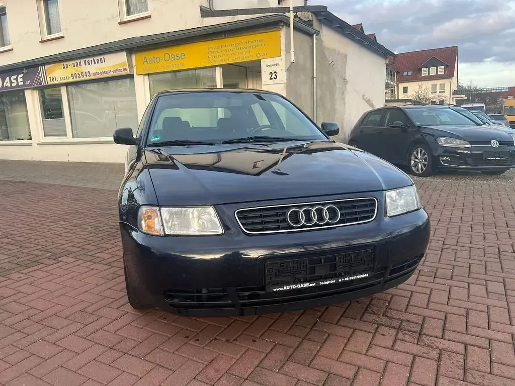 Gebraucht Audi A3 Attraction 125 PS (91 kW) 1999 Blau Kleinwagen
