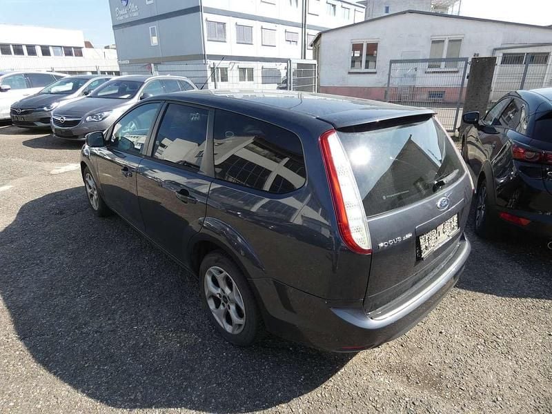 Gebraucht Ford Focus Viva 101 PS (74 kW) 2011 Royalgrau met. Kombi