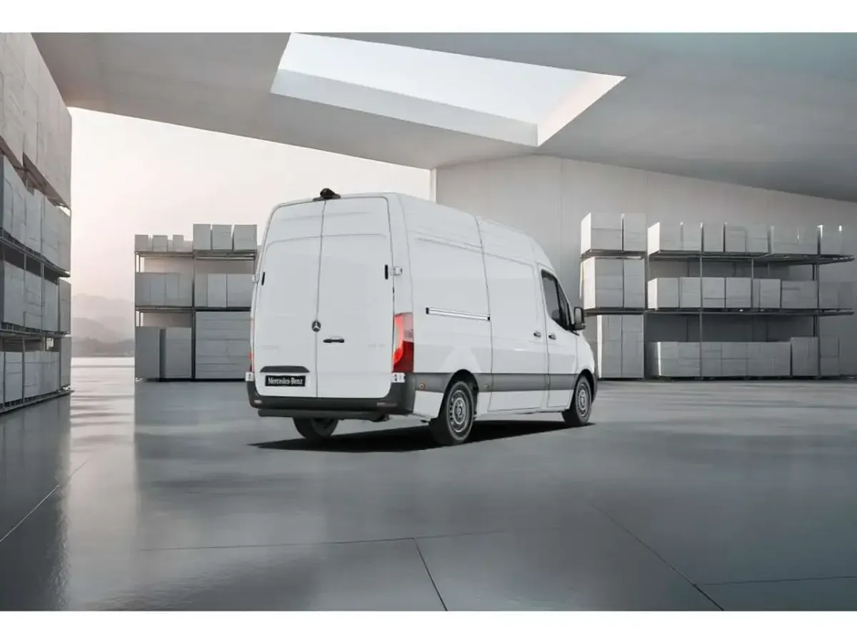 Gebraucht Mercedes Sprinter 170 PS (125 kW) 2025 Weiß Van