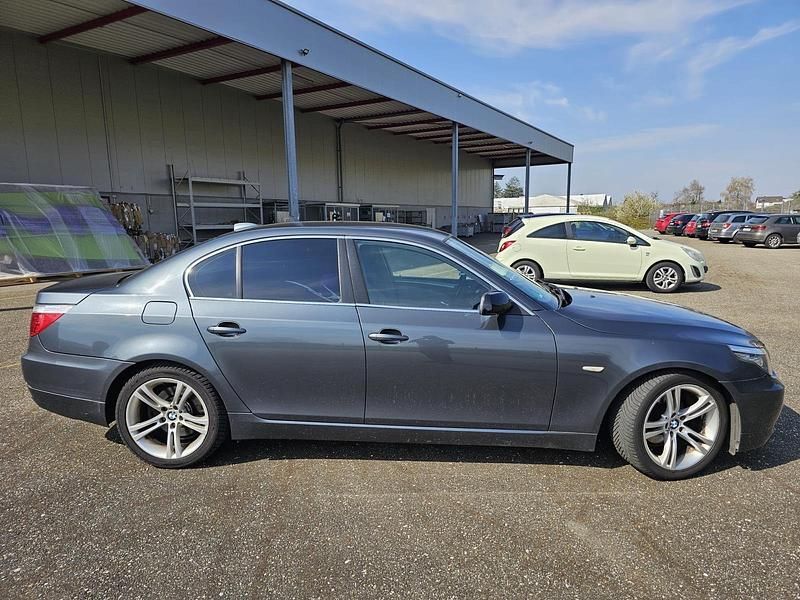 Gebraucht BMW 520 Basis 163 PS (119 kW) 2007 Grau Limousine