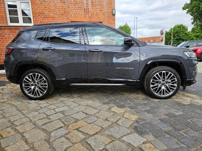Neu Jeep Compass Summit 131 PS (96 kW) 2025 Grau SUV