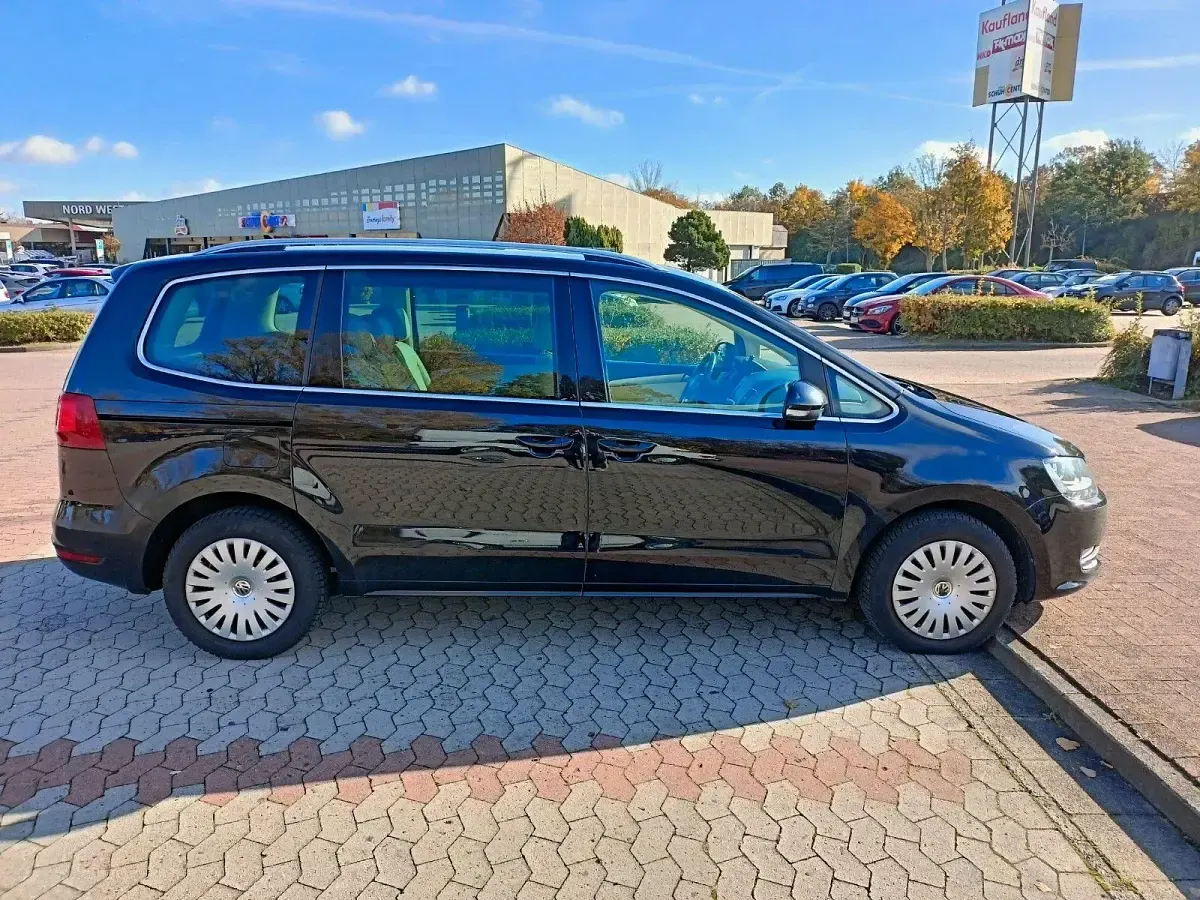 Gebraucht VW Sharan Highline 177 PS (130 kW) 2015 Schwarz Van / Kleinbus