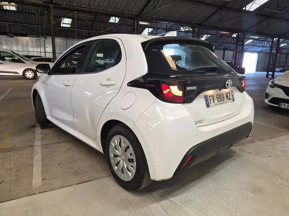 Gebraucht Toyota Yaris Hybrid 92 PS (67 kW) 2020 Weiß Limousine