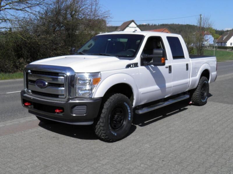Weiß Gebraucht 2012 Ford F250 SUV | 28.500 € - Bild 1/4