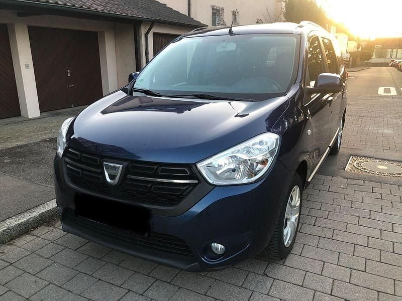 Gebraucht Dacia Lodgy 102 PS (75 kW) 2017 Blau Van / Kleinbus