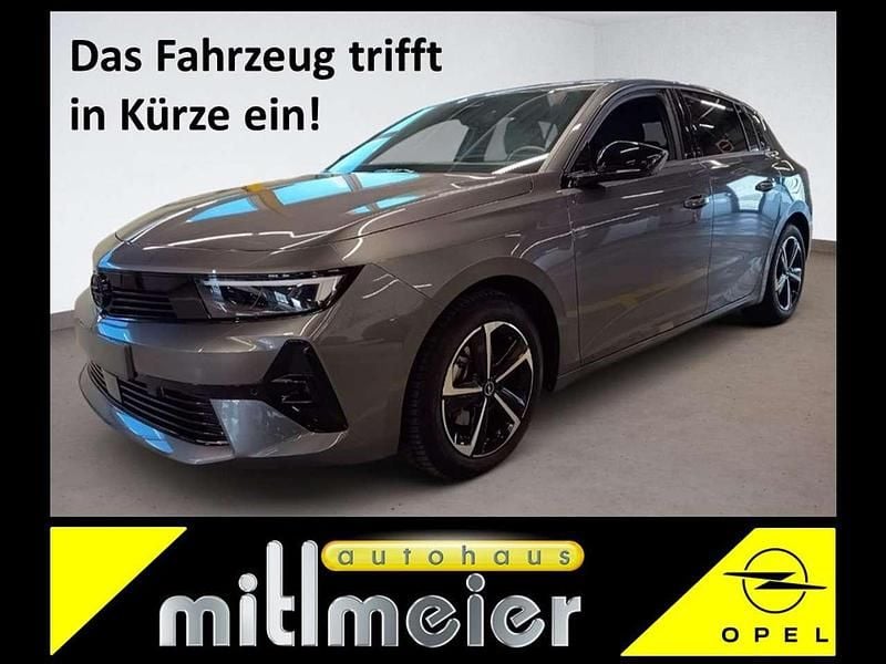 Grau vulkan grau met. Gebraucht 2025 Opel Astra Limousine | 24.985 € (Superpreis) - Bild 1/3