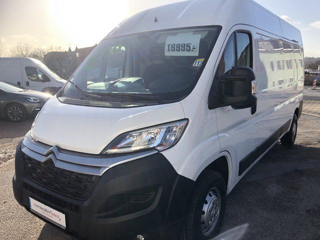 Weiß Gebraucht 2018 Citroën Jumper Business Class Van / Kleinbus | 19.895 € (Fairer Preis) - Bild 1/4