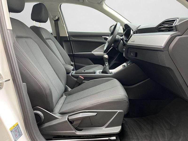 Gebraucht Audi Q3 Basis 150 PS (110 kW) 2024 Arkonaweiß SUV