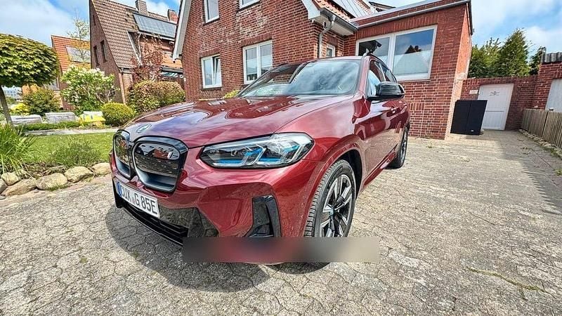 Gebraucht BMW iX3 Impressive 210 kW (286 PS) 2024 Rot SUV