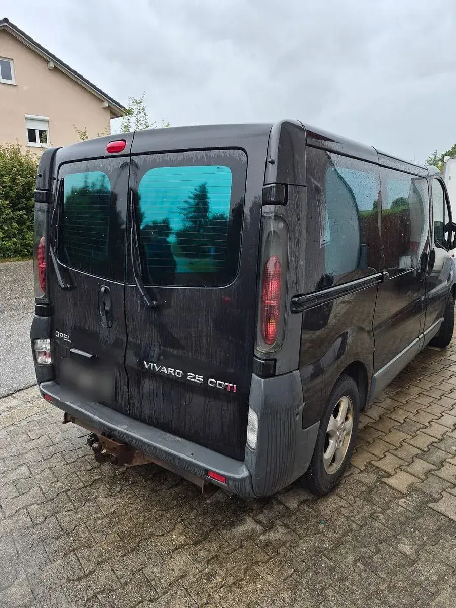 Gebraucht Opel Vivaro 135 PS (99 kW) 2005 Schwarz Van / Kleinbus