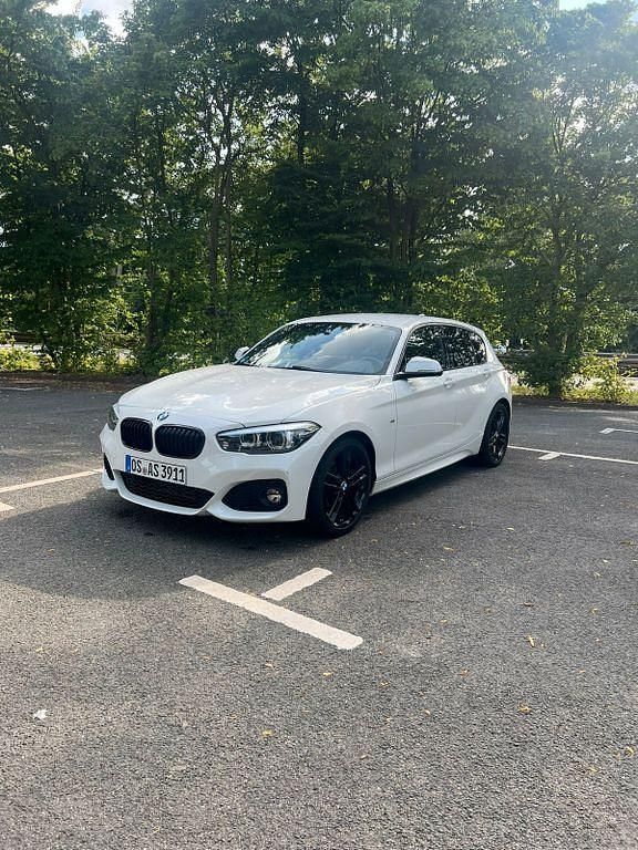 Weiß Gebraucht 2018 BMW 118 M Sport Kleinwagen | 17.490 € (Fairer Preis) - Bild 1/4