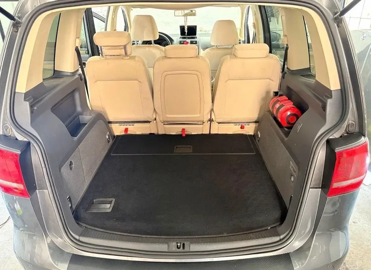 Gebraucht VW Touran 150 PS (110 kW) 2011 Grau Van / Kleinbus