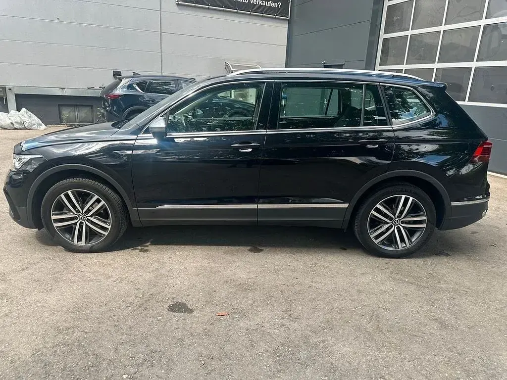 Gebraucht VW Tiguan Allspace Elegance 200 PS (147 kW) 2022 Schwarz SUV
