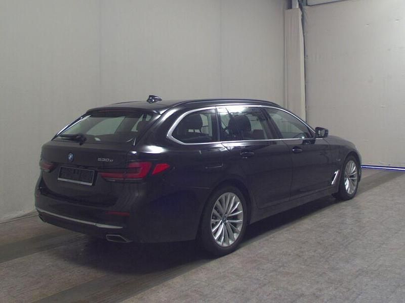 Gebraucht BMW 530e Luxury Line 292 PS (214 kW) 2022 Schwarz Kombi