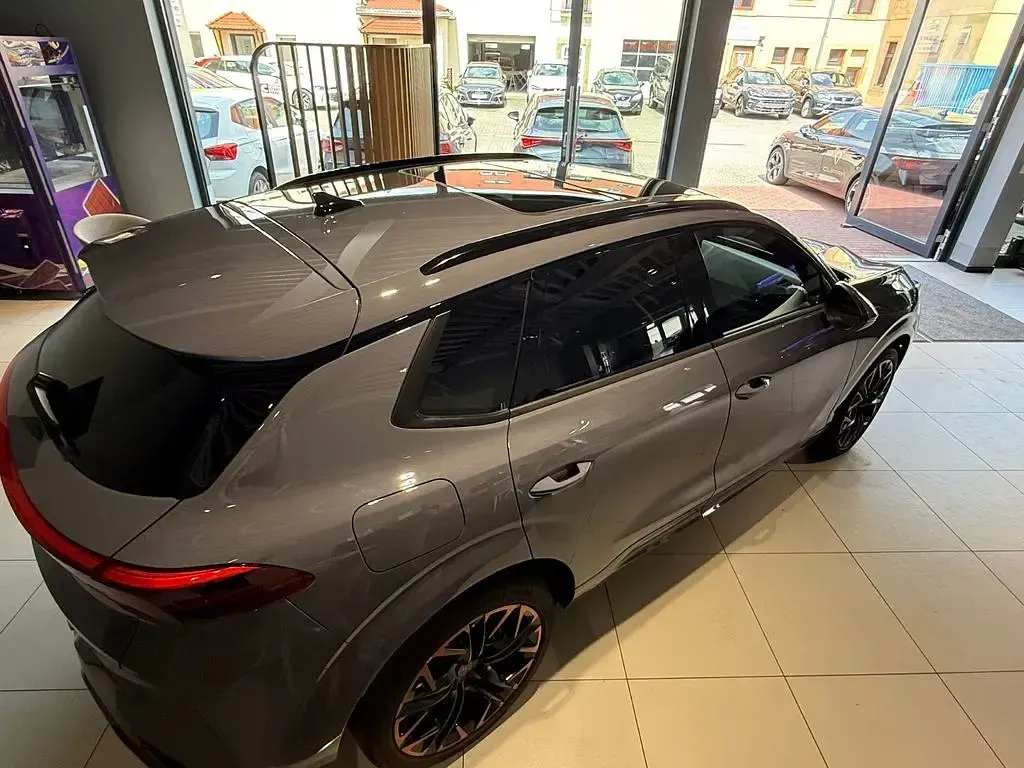 Używany Cupra Terramar VZ 265 KM (194 kW) 2025 Szary SUV