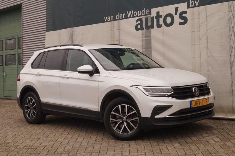 Gebraucht VW Tiguan Edition 150 PS (110 kW) 2021 Weiß SUV