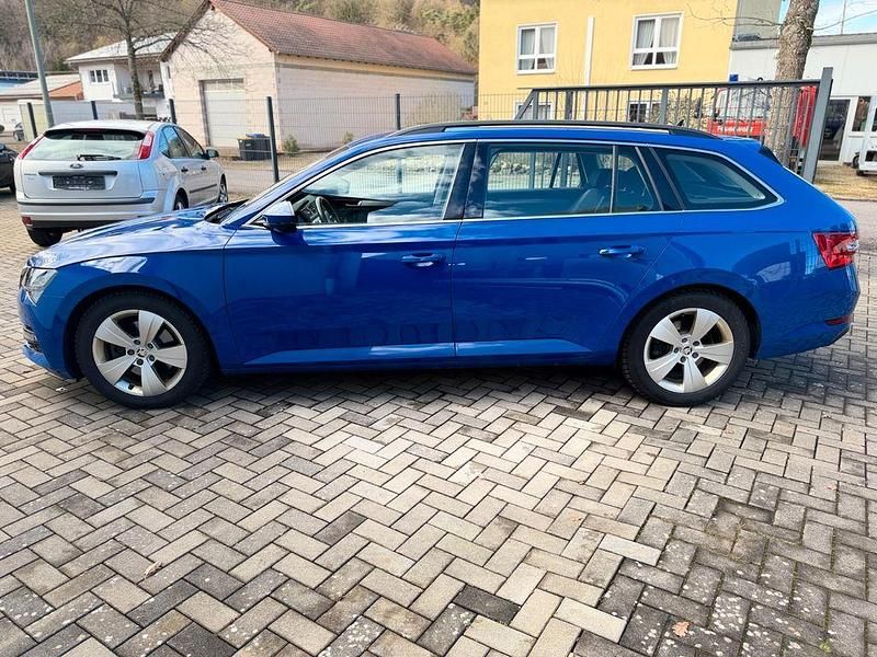 Gebraucht Skoda Superb Ambition 190 PS (139 kW) 2020 Blau Kombi