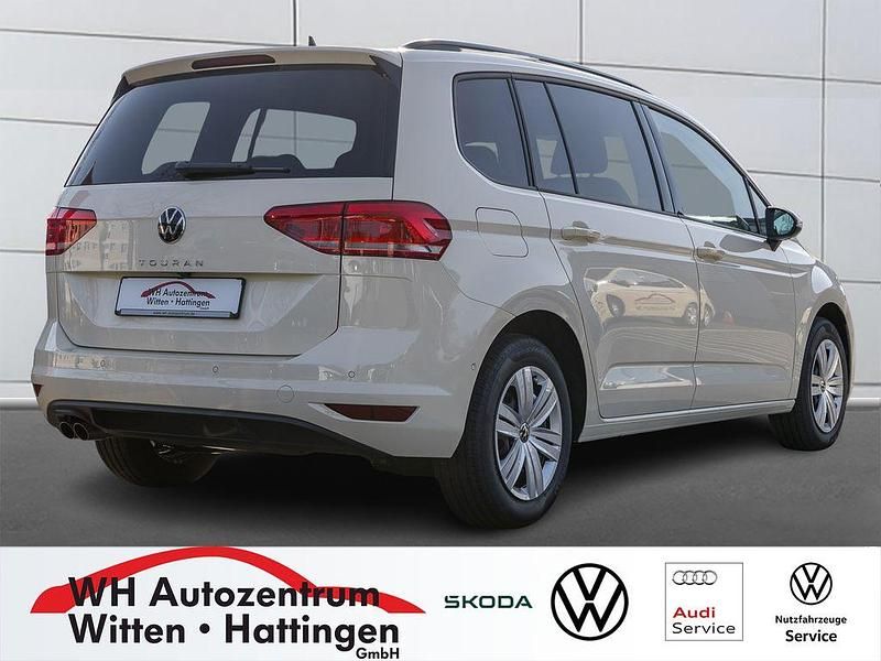 Neu VW Touran 150 PS (110 kW) 2026 Beige Van / Kleinbus