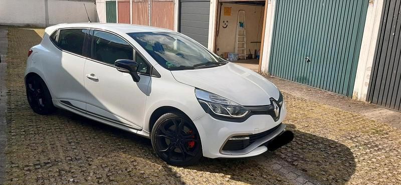 Weiß Gebraucht 2015 Renault Clio IV R.S. Kleinwagen | 10.990 € (Guter Preis) - Bild 1/4