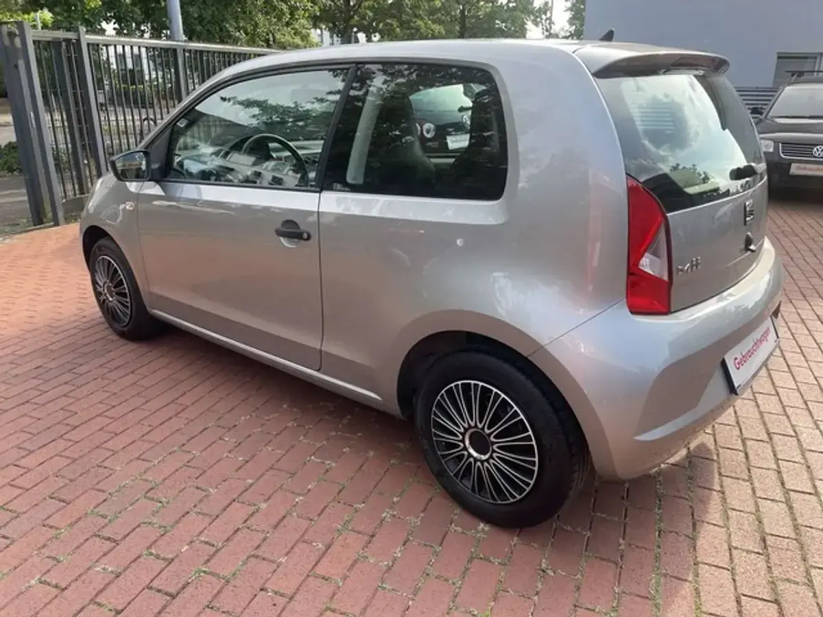 Używany Seat Mii Reference 60 KM (44 kW) 2017 Srebrny Hatchback