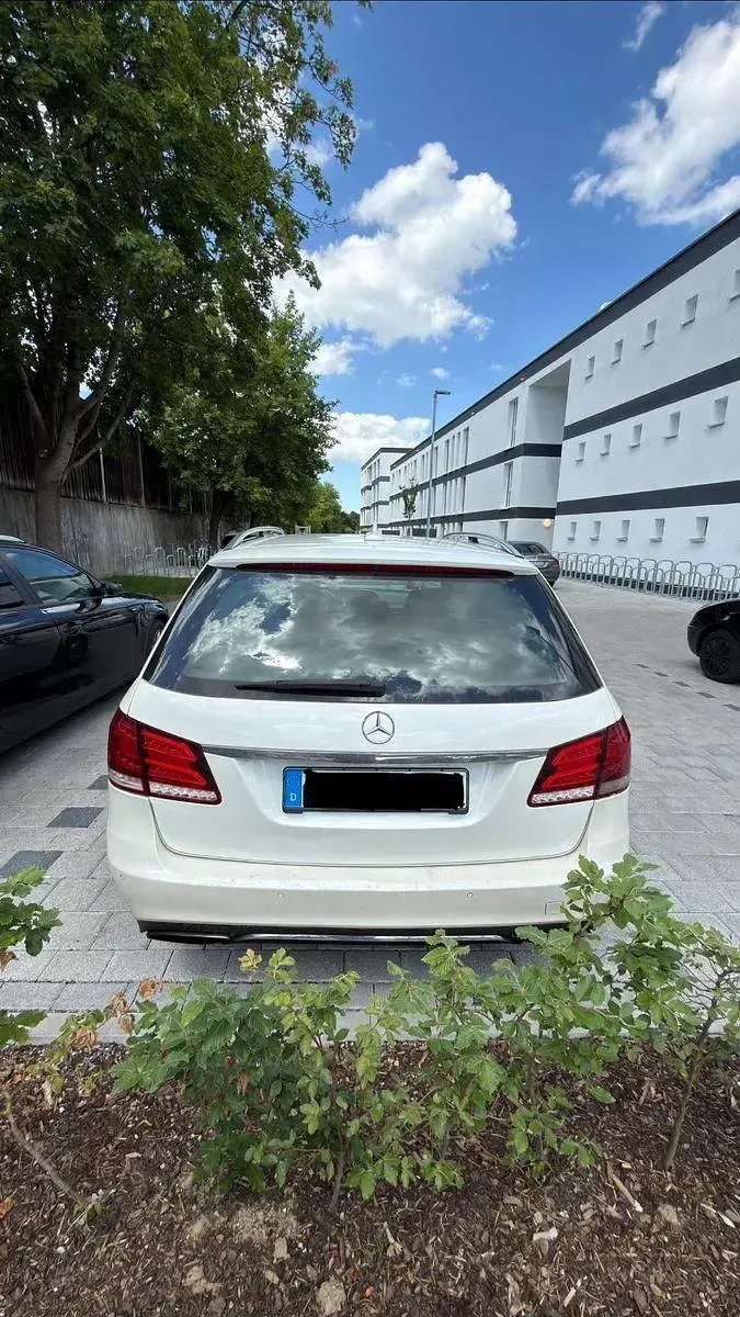 Gebraucht Mercedes E200 136 PS (100 kW) 2014 Weiß Limousine