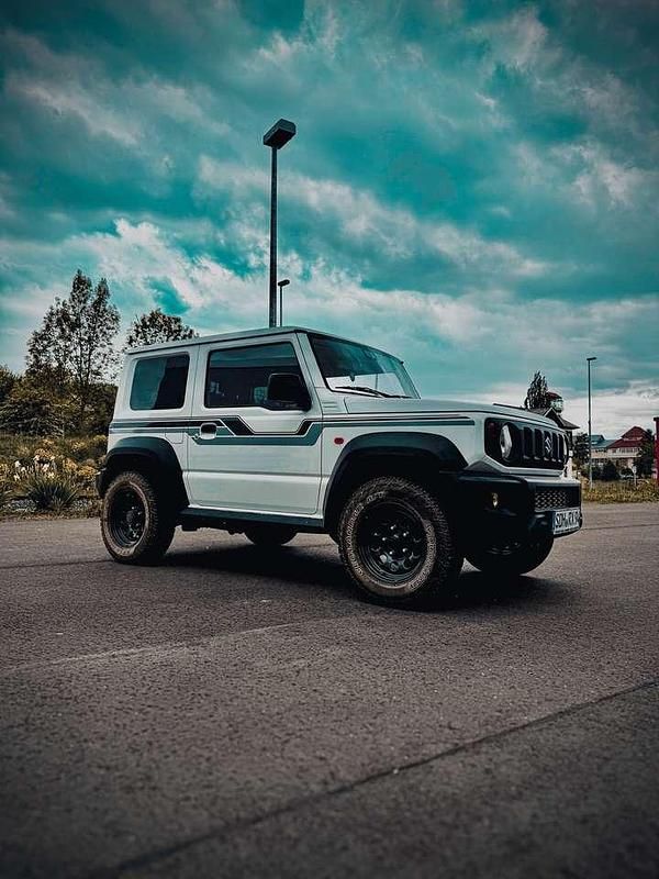 Weiß Gebraucht 2022 Suzuki Jimny Comfort SUV | 24.800 € (Guter Preis) - Bild 1/4