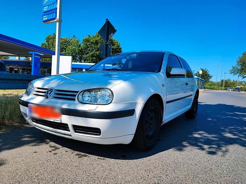 Gebraucht VW Golf IV 110 PS (80 kW) 2002 Weiß Kleinwagen