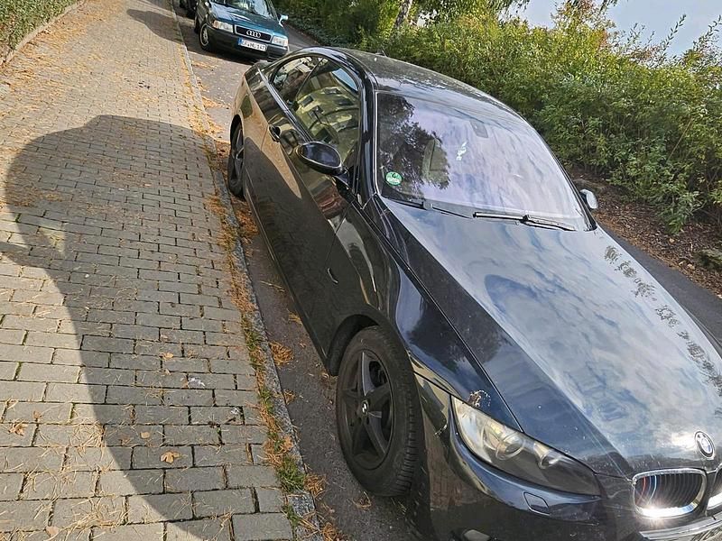 Schwarz Gebraucht 2009 BMW 320 M Sport Coupé | 5.000 € (Guter Preis) - Bild 1/4