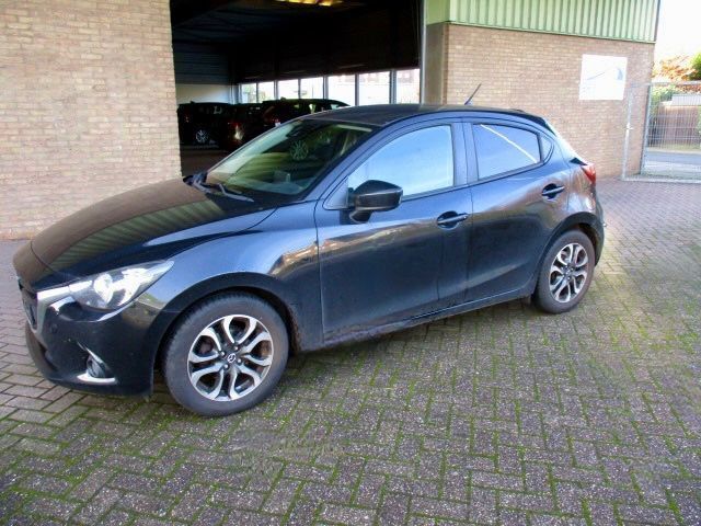 Schwarz Gebraucht 2016 Mazda 2 Sports-Line Limousine | 5.700 € (Fairer Preis) - Bild 1/4