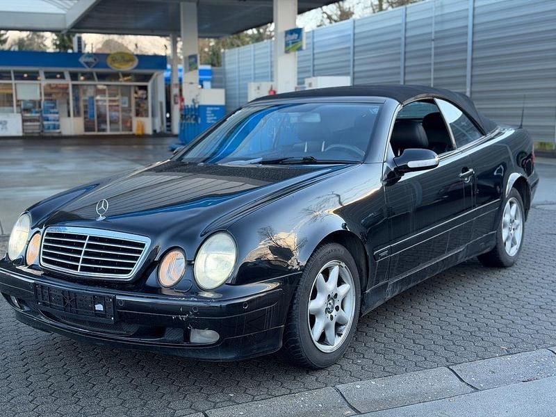 Gebraucht Mercedes CLK230 Avantgarde 197 PS (144 kW) 2001 Schwarz Cabrio