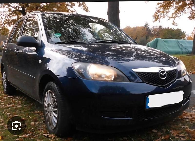 Blau Gebraucht 2004 Mazda 2 Comfort Limousine | 1.500 € (Fairer Preis) - Bild 1/1