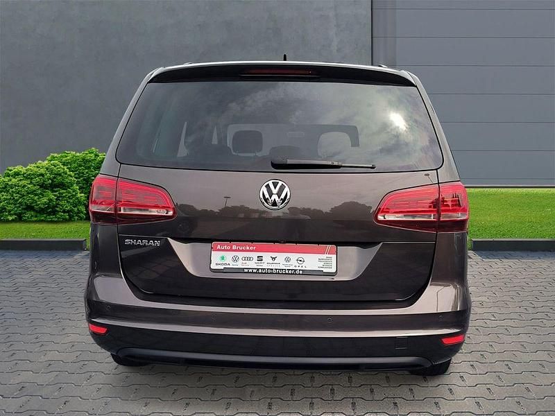 Gebraucht VW Sharan Comfortline 177 PS (130 kW) 2020 Braun Van / Kleinbus