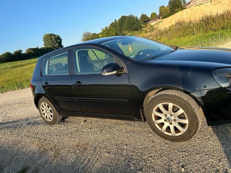 Schwarz Gebraucht 2006 VW Golf V Kleinwagen | 1.500 € (Superpreis) - Bild 1/4