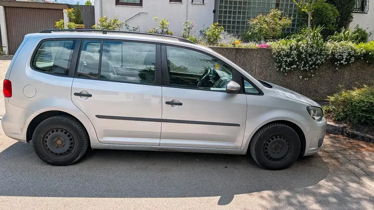 Gebraucht VW Touran 104 PS (76 kW) 2011 Grau Van / Kleinbus